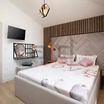 Porta Aurea & Wellness Oasis Apartmán Pula