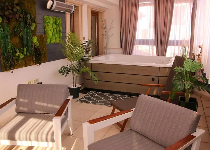 Porta Aurea & Wellness Oasis بولا