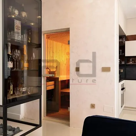 Porta Aurea & Wellness Oasis شقة *