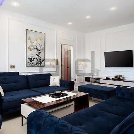 Porta Aurea & Wellness Oasis * 풀라